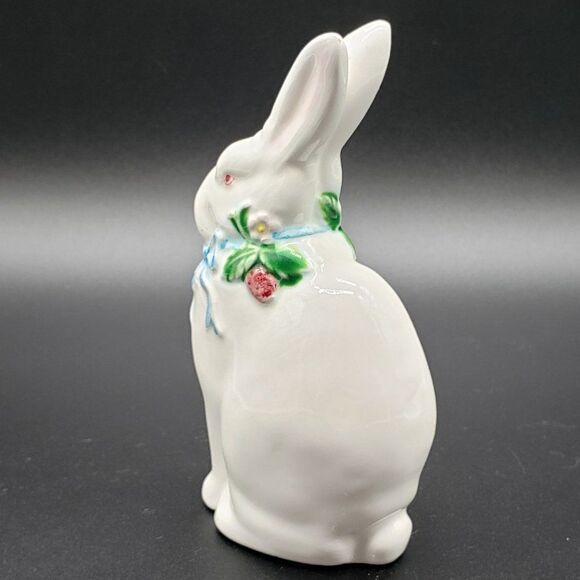 Haldon Group 1987 Hand Painted Porcelain White Blue Strawberry Bunny Figurine - Picture 12 of 13